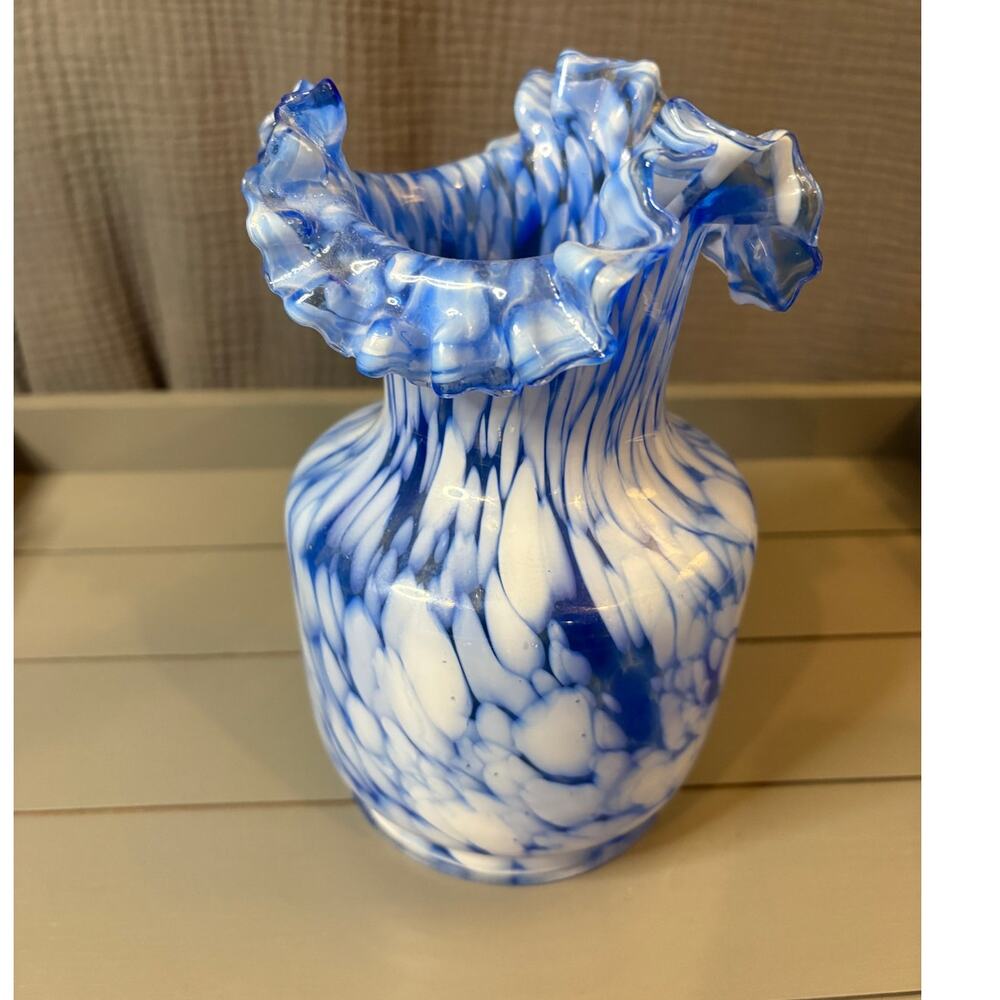 Vintage Art Glass Vase Fenton Style - Picture 3 of 5